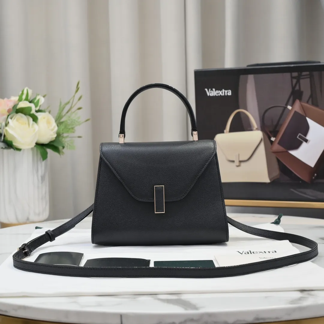 22cm black